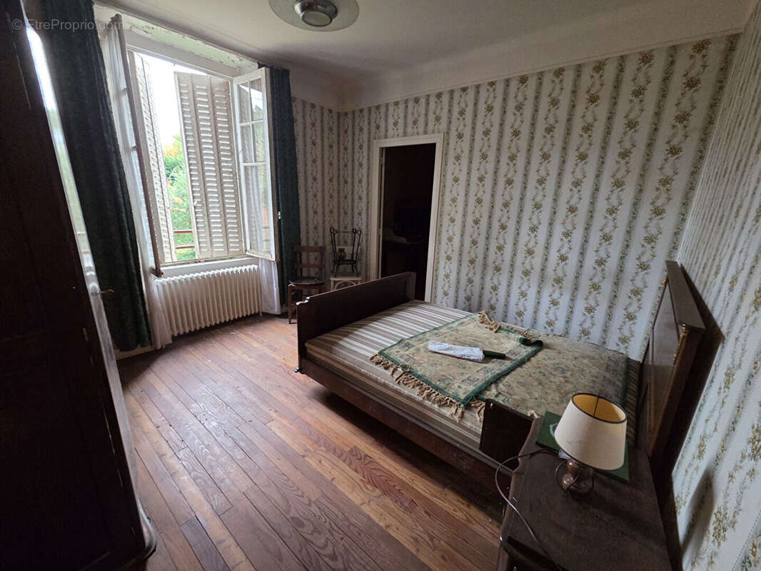 Maison à BUGEAT