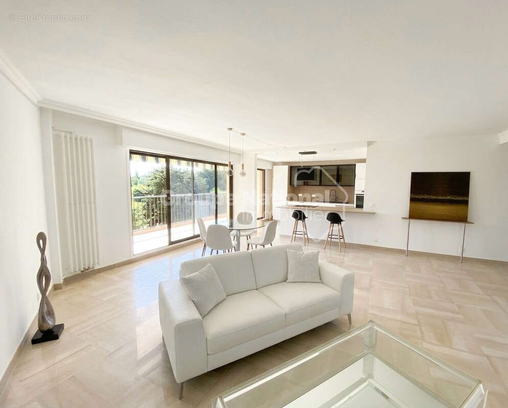 Appartement à MANDELIEU-LA-NAPOULE