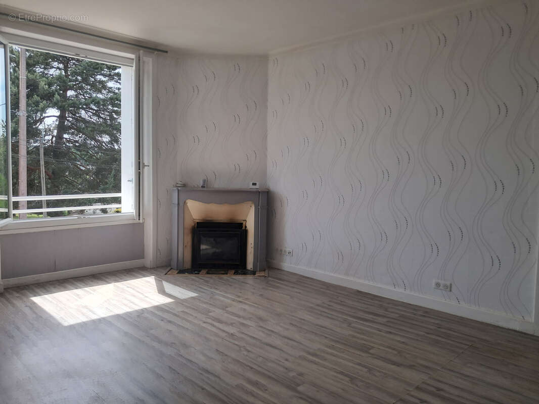 Maison à SAINT-SORNIN-LAVOLPS