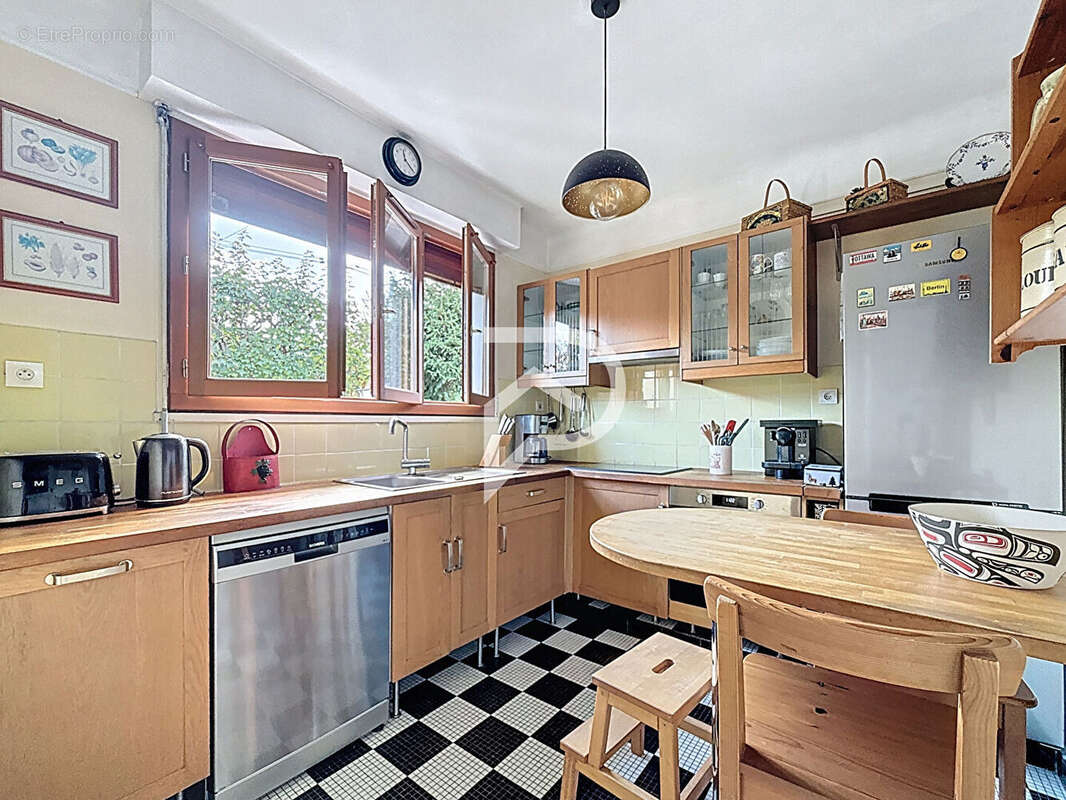 Maison à CHAMPS-SUR-MARNE