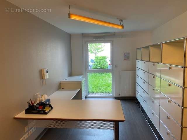 Magnifique Local Professionnel Ou Bureau 136 M² Acces Pmr , Pkgs - photo 4