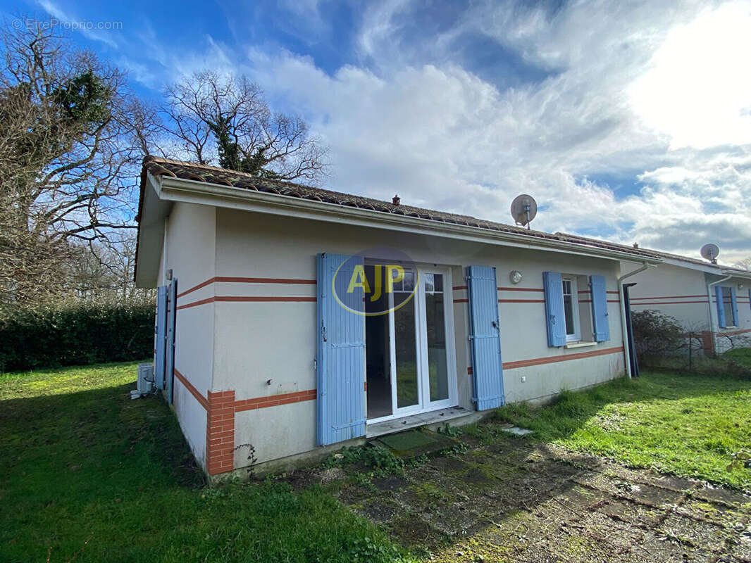 Maison à VENDAYS-MONTALIVET