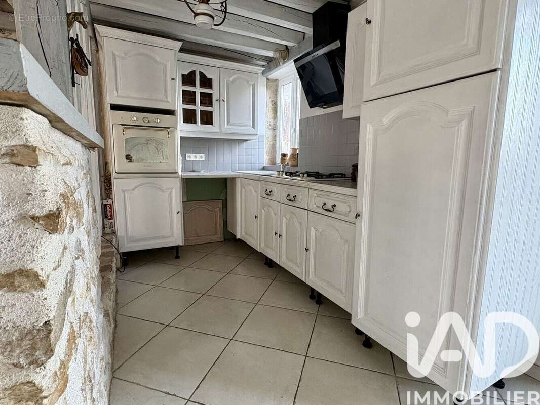 Maison 80 m² à Epineuil-Le-Fleuriel  - photo 8