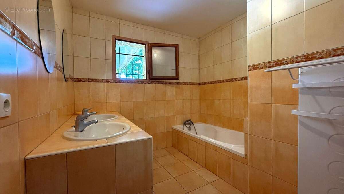 Maison à SAINT-NAUPHARY