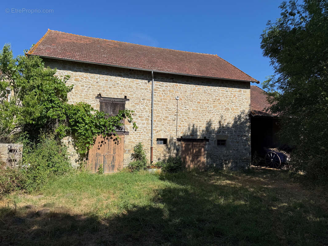 Auv 1226 : Maison typique, grange, puits, calme, vue, 3 849m2 - photo 29