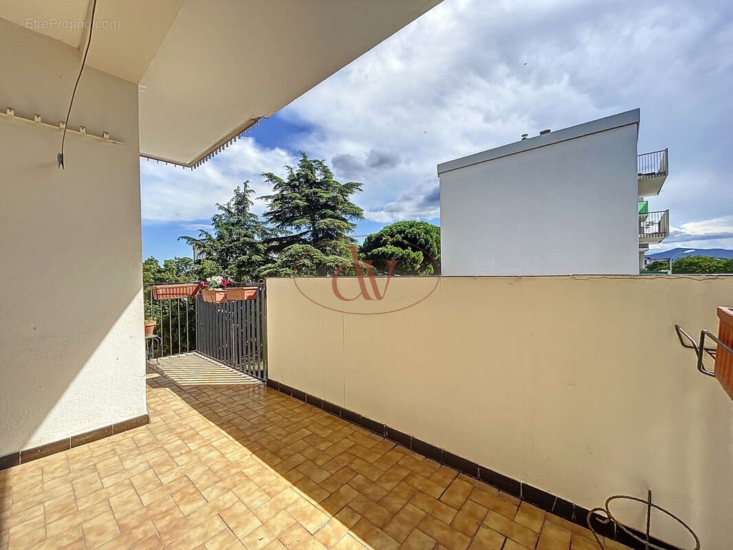 Appartement t3 / 74m2 / 3 ème étage /garage /  moyen vernet / perpignan - photo 3