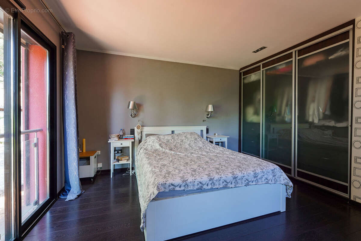 Appartement 111m² à châteauneuf-le-rouge - photo 6