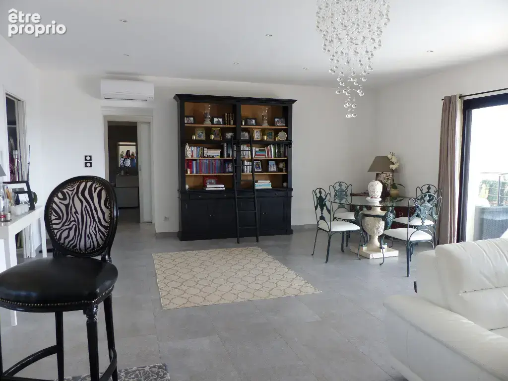 Villa Afa  contemporaine 6 pièce(s) 232 m2 F4+F2 avec piscine - photo 9