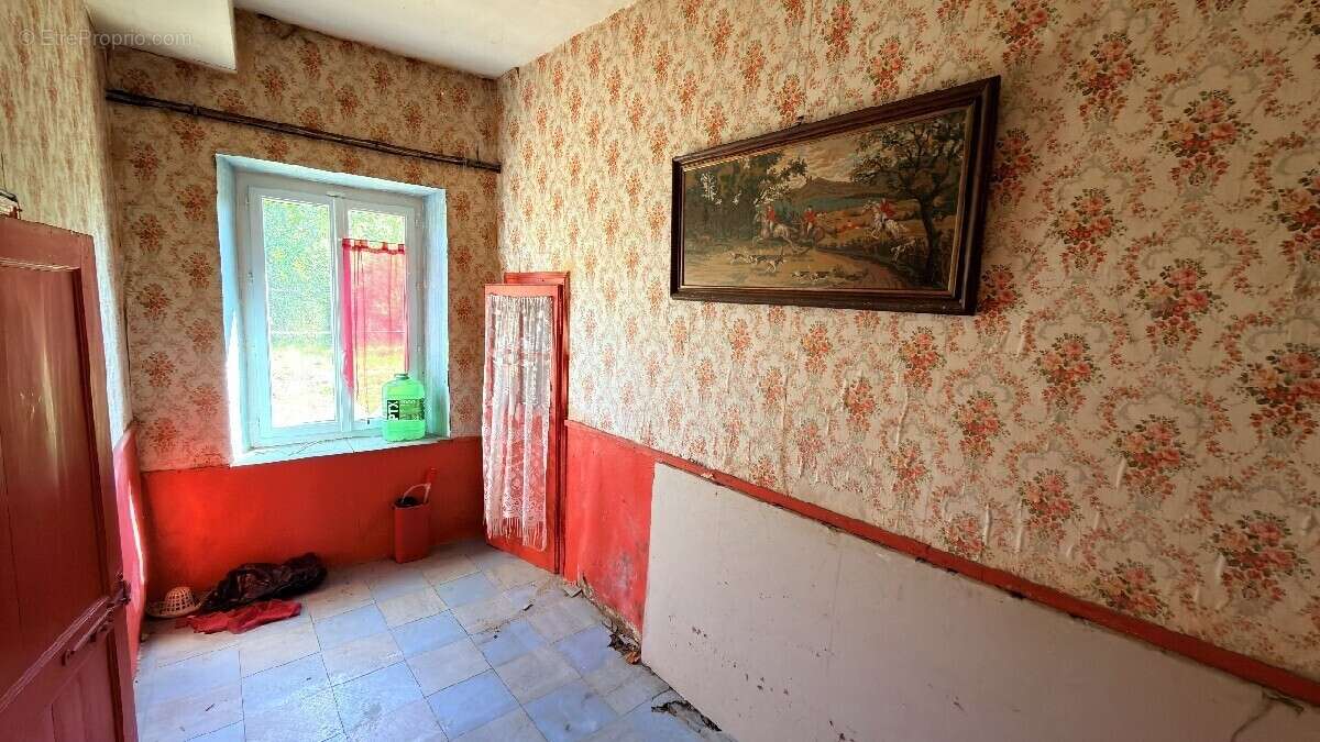 Maison à LES MENUS