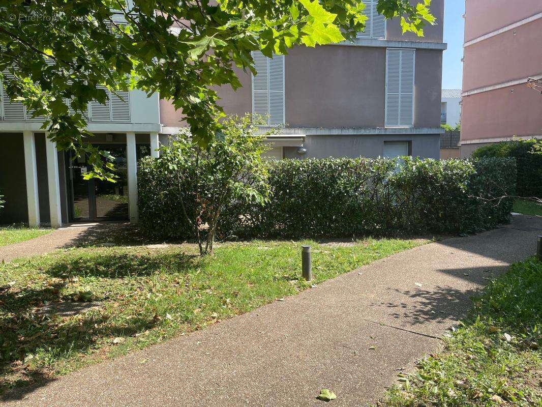 Appartement à MEYZIEU