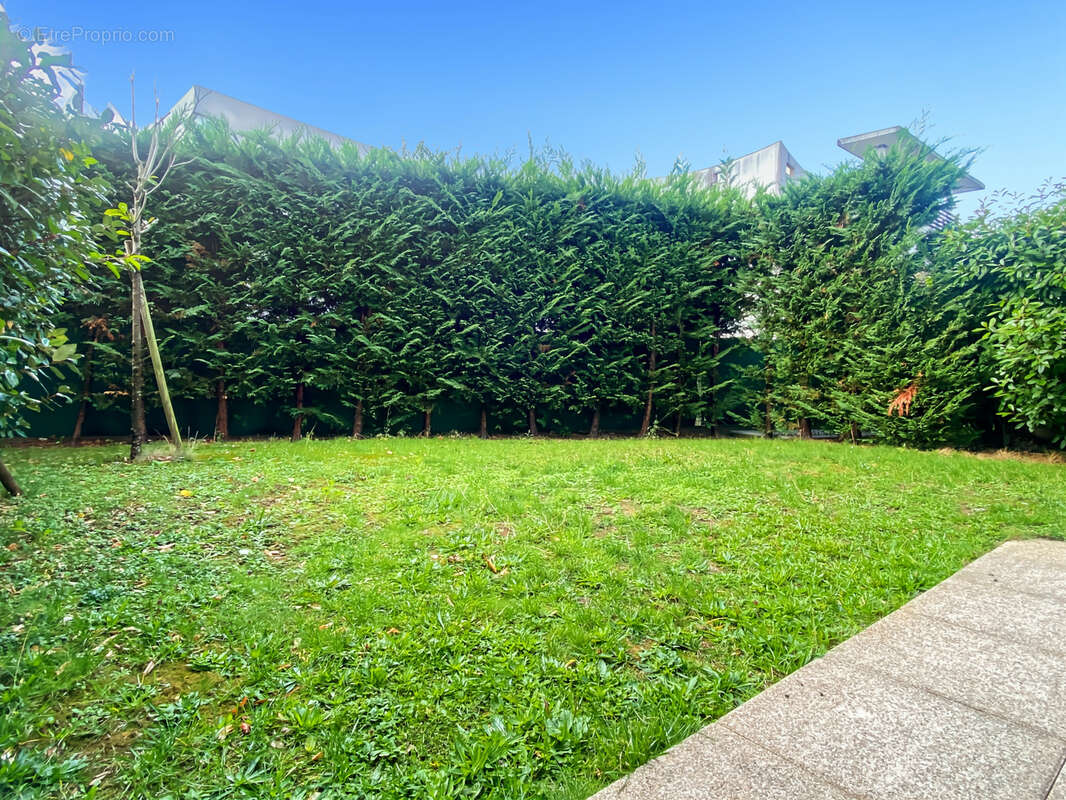 Appartement à SAINTE-GENEVIEVE-DES-BOIS
