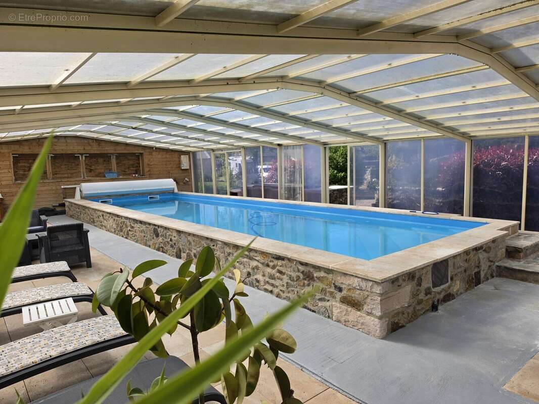 Maison à HENANBIHEN