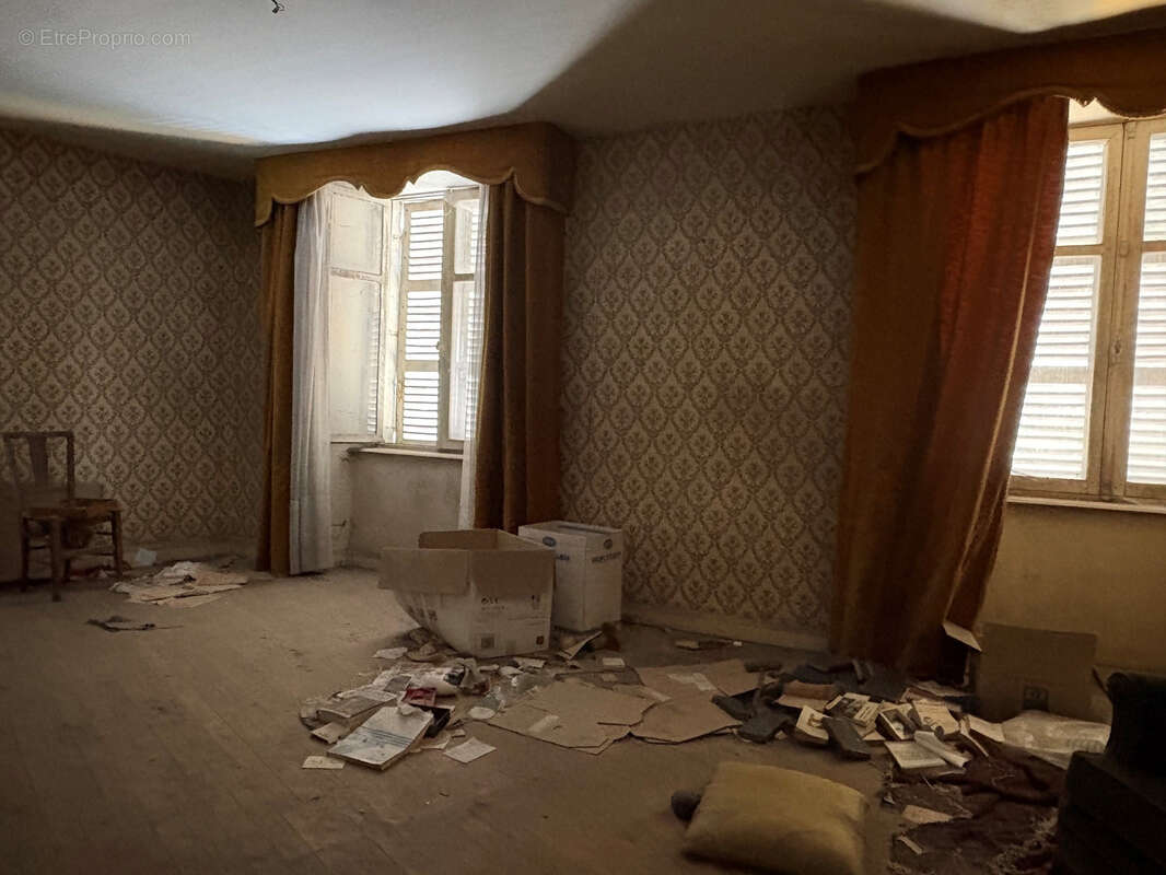 Appartement à SAINT-YRIEIX-LA-PERCHE