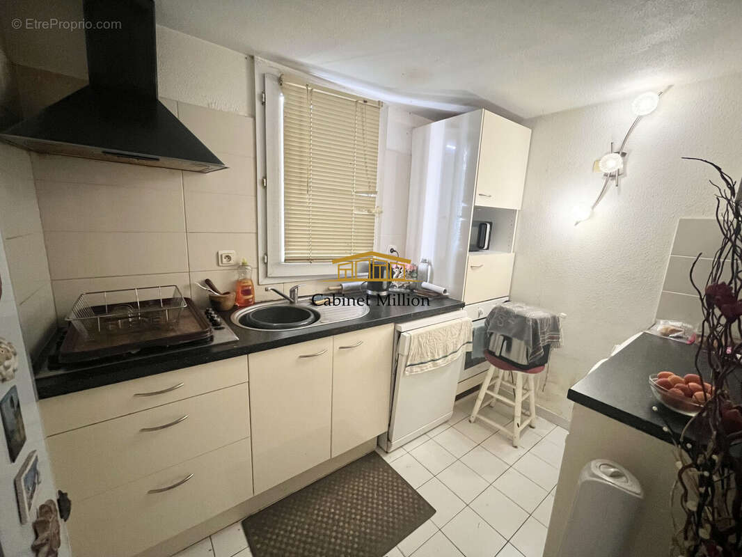 Maison à VIC-LA-GARDIOLE