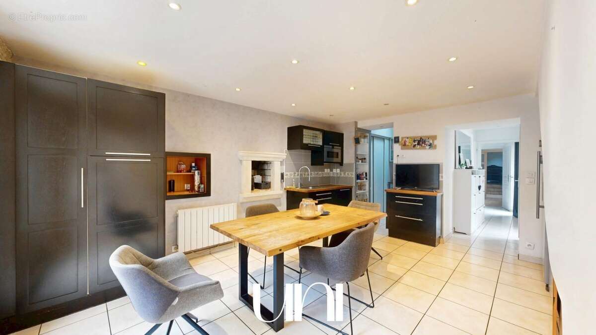 Maison à CORMELLES-LE-ROYAL