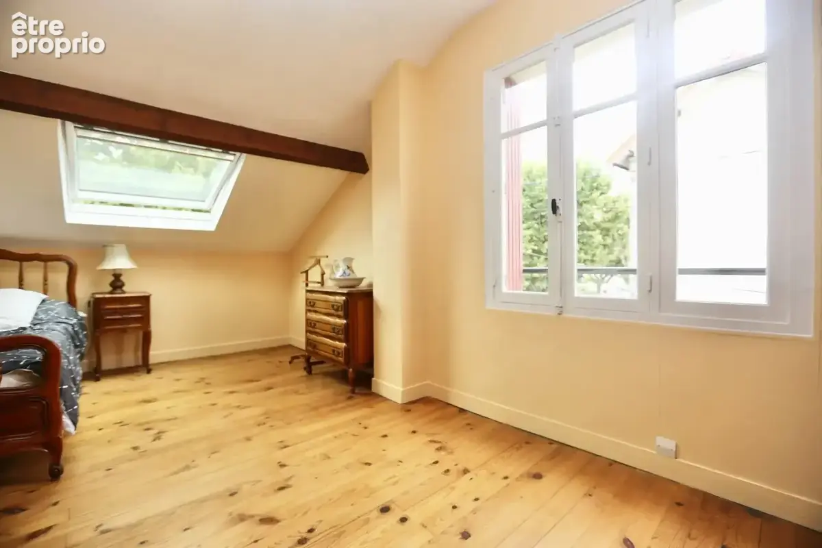 Maison avec 4 chambres sur un terrain de 300 m2 - photo 6