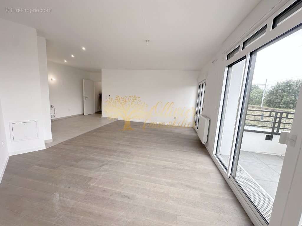 Appartement à SAINT-MAUR-DES-FOSSES