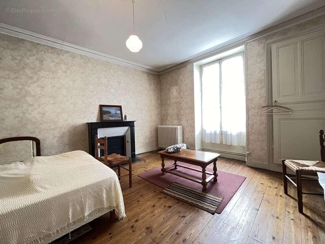 Maison à MONTMORILLON