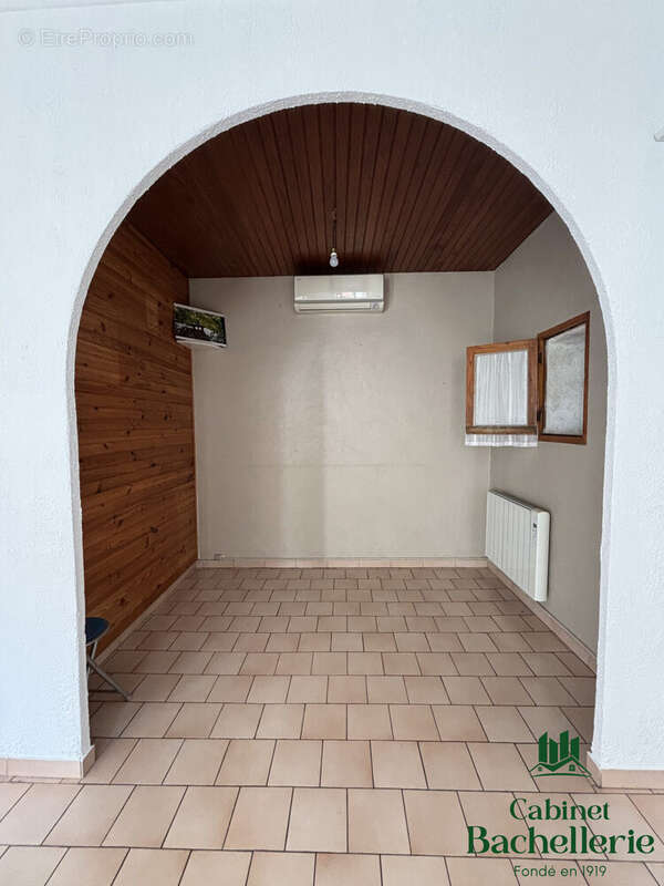 Appartement 76 m² à Marseille-2e  - photo 3
