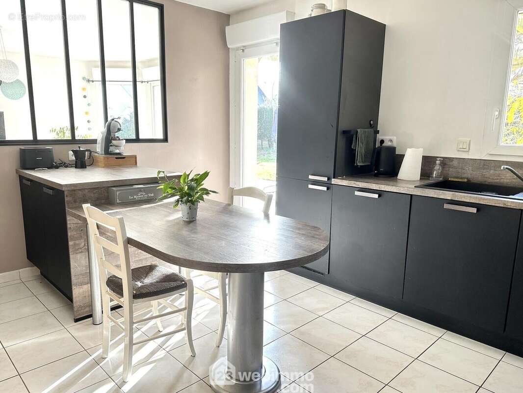 ... et équipée. - Maison à BEAUFORT-EN-VALLEE