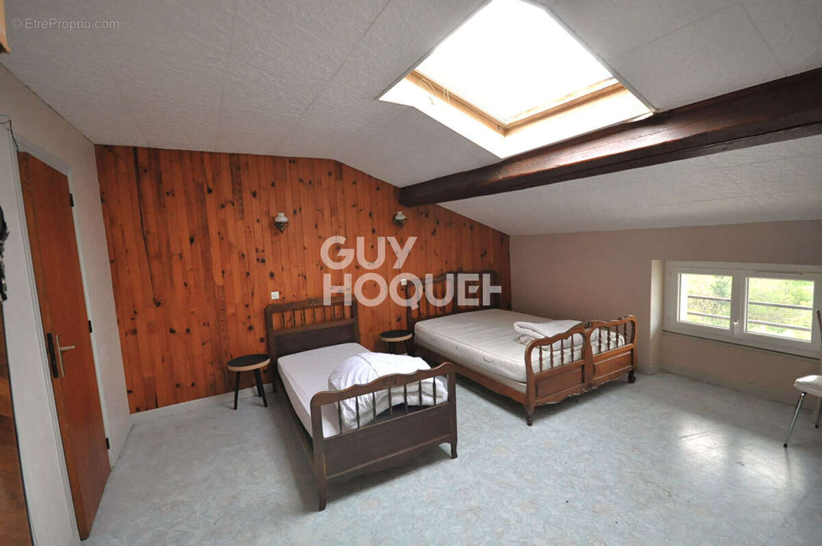 Maison à Sainte Catherine de 200 m2 sur une parcelle de 511 m². - photo 6