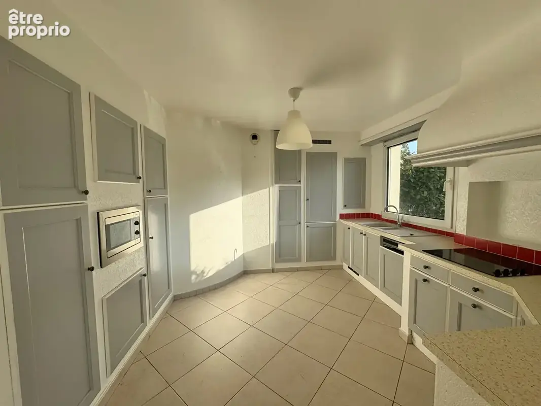 Appartement 82 m² à Annemasse  - photo 4