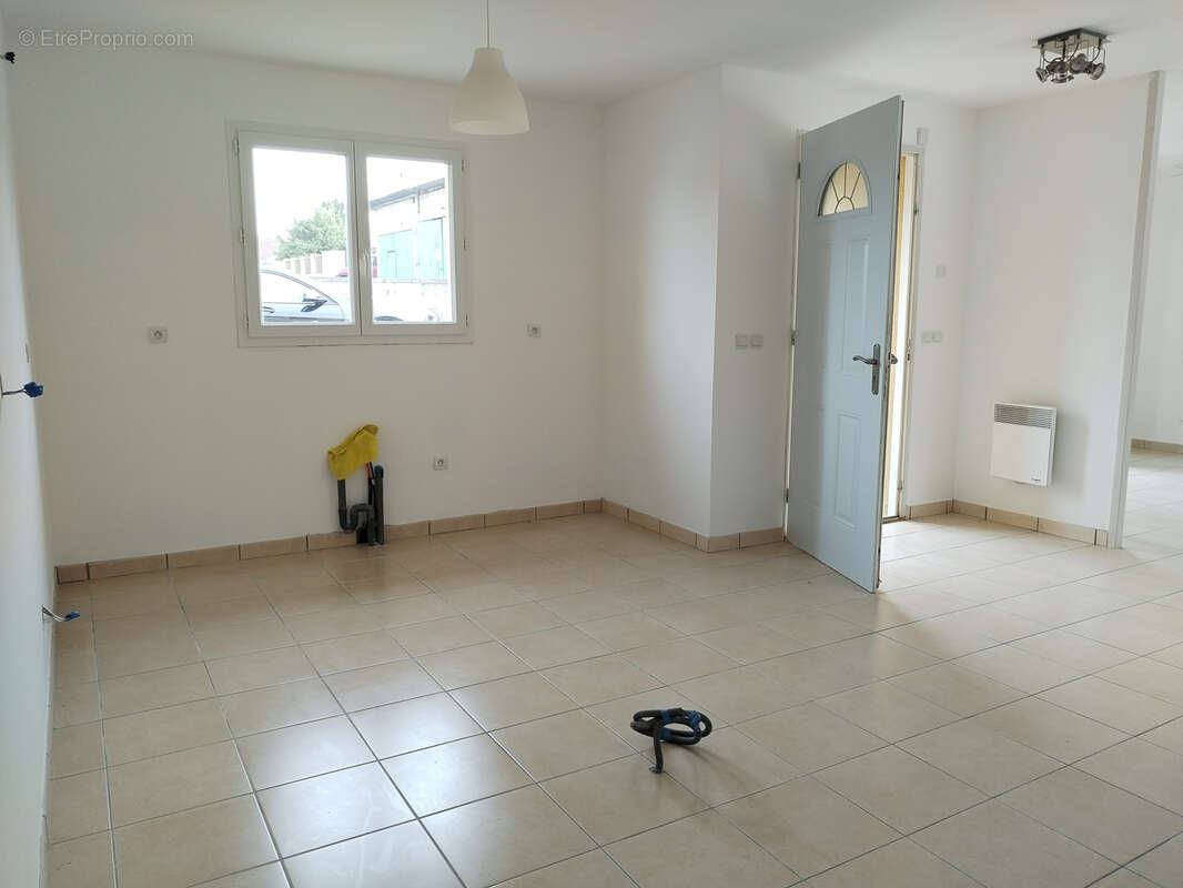 Maison à SAINT-CLAIR-DE-LA-TOUR