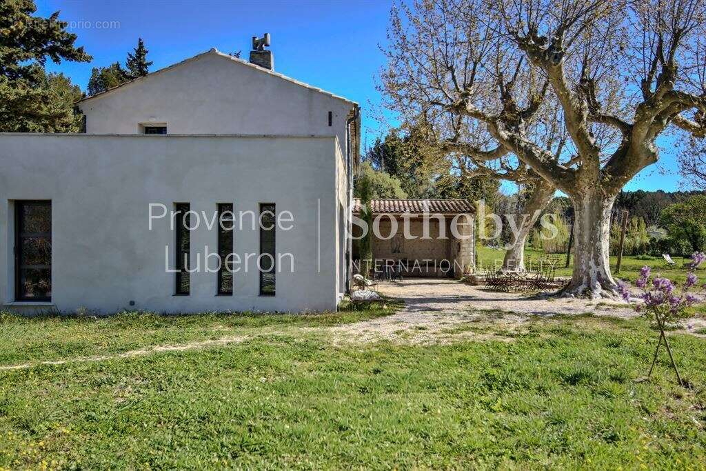 Maison à L'ISLE-SUR-LA-SORGUE