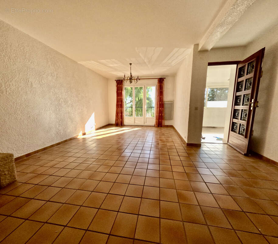 Maison à SOLLIES-VILLE