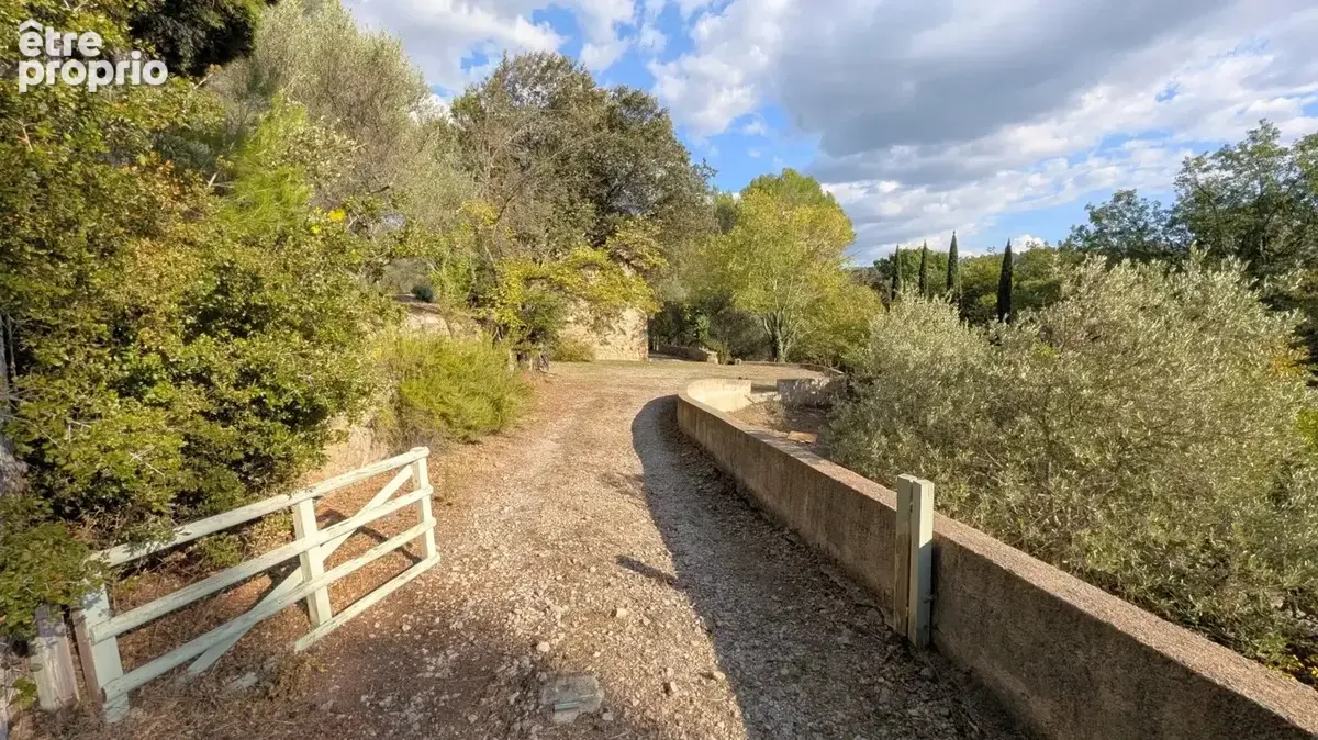 ENTRECASTEAUX : Bastide en pierres sur 1616m² - photo 6