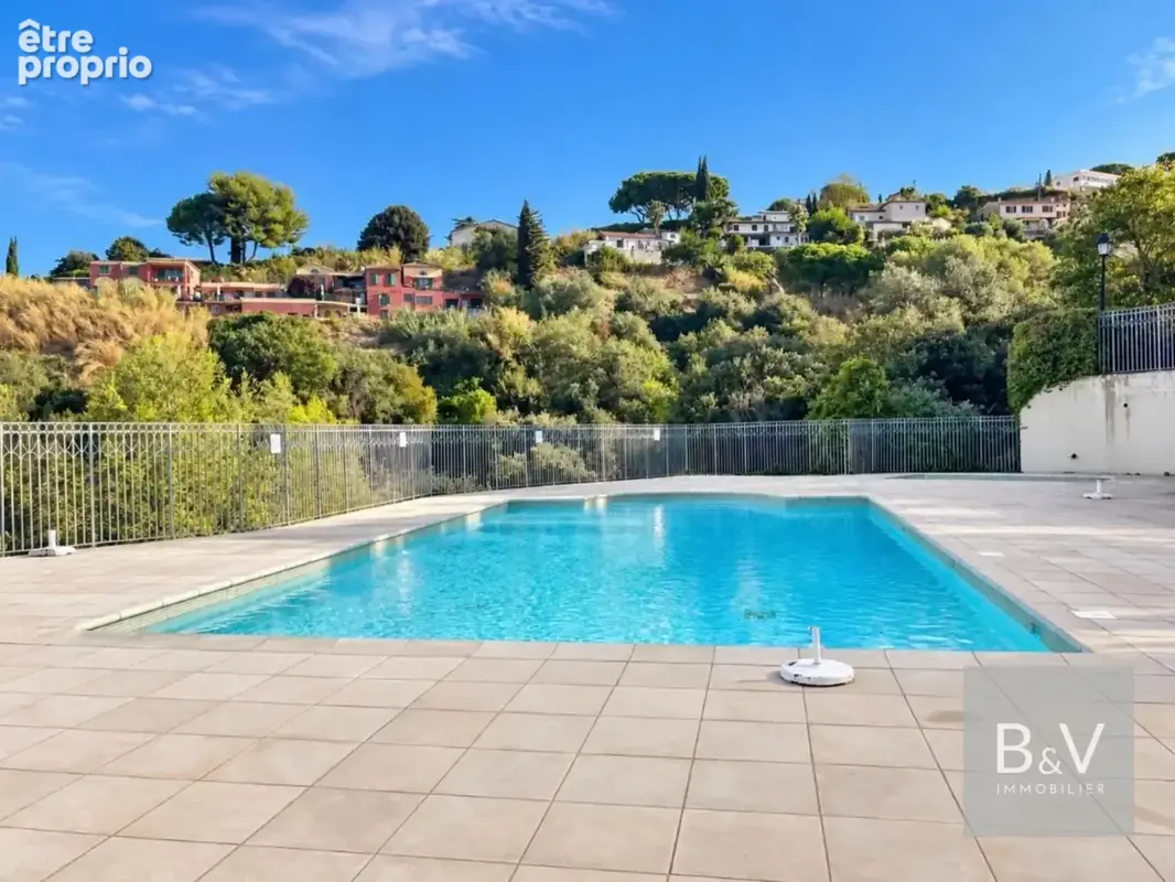 Corniche Fleurie  3 pièces avec profonde terrasse, piscine et vue dégagée - photo 9