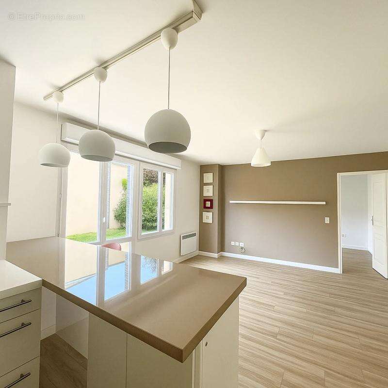 Appartement à CORBEIL-ESSONNES