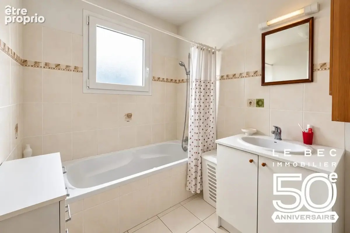 Appartement 4 pièces 87 m² à vendre à Vannes (56000) - photo 9