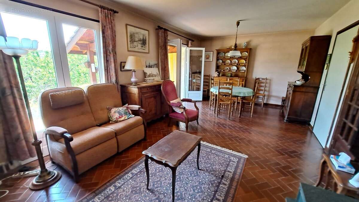 Maison à VAUGNERAY