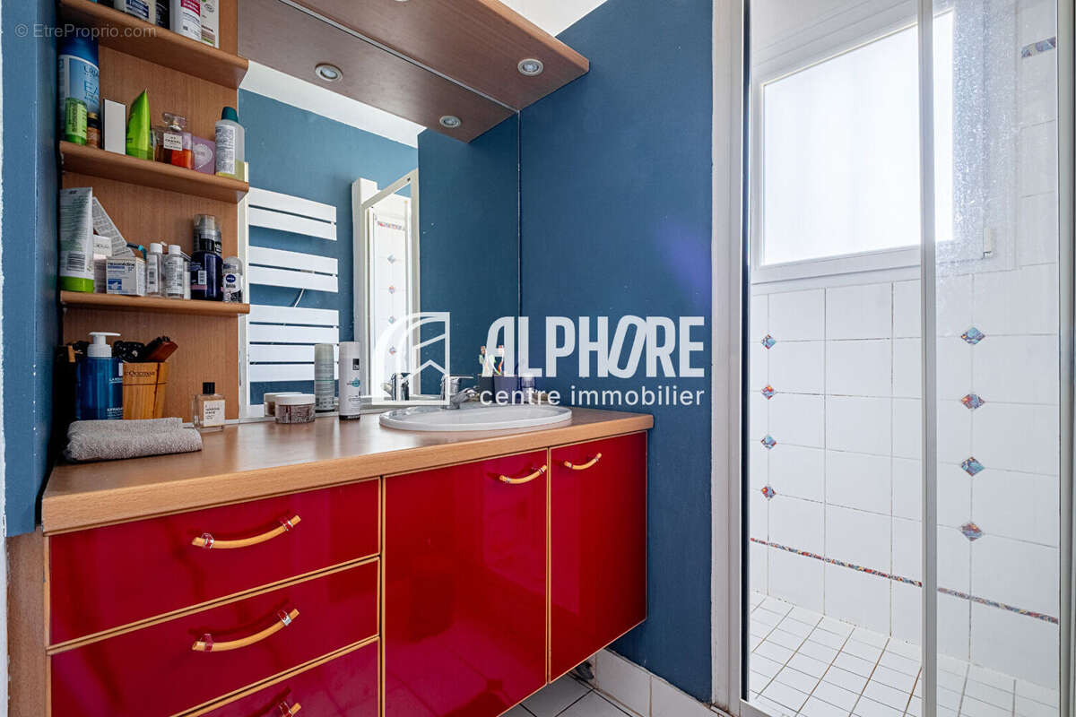 Maison Familiale à Pornic T5  - 4ch - de 97 m² - véranda de14 m²  (111 m² au total), grand garage - photo 6