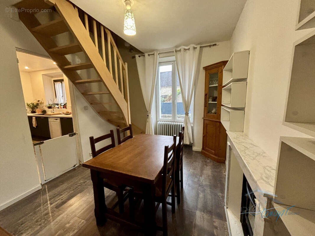 Maison à JANVILLE-SUR-JUINE