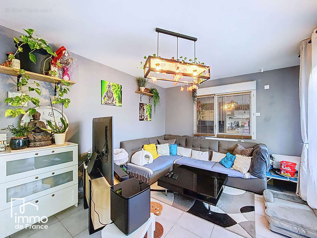 Appartement à VALLEIRY