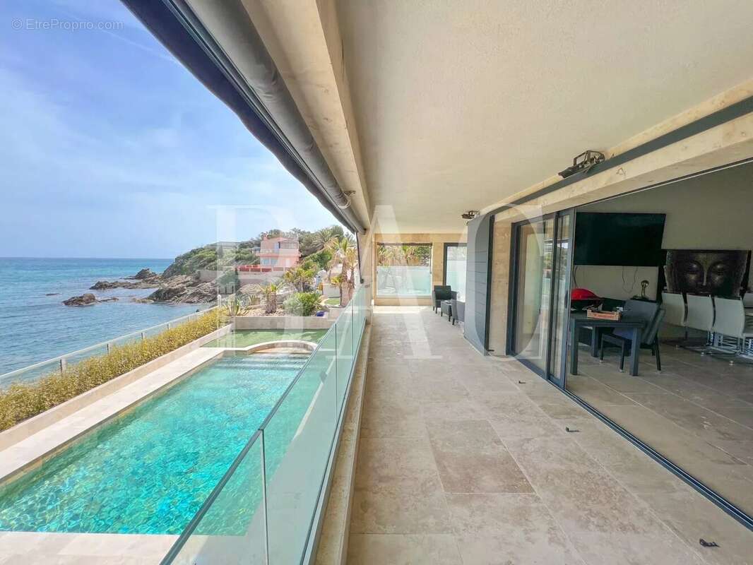 Villa pieds dans l'eau - photo 14
