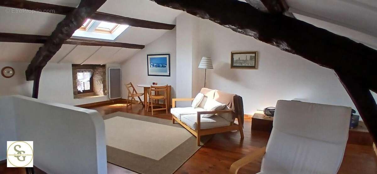   - Maison à LES CABANNES