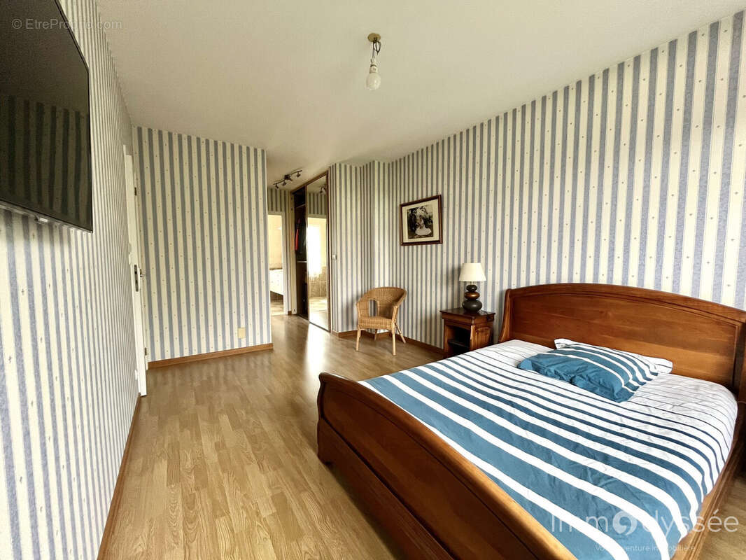 Maison à CHAMPS-SUR-MARNE