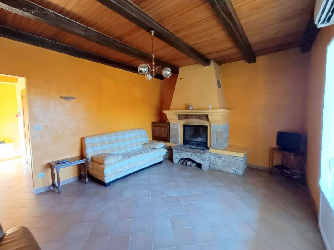 Maison 61 m² à Tavernes  - photo 4