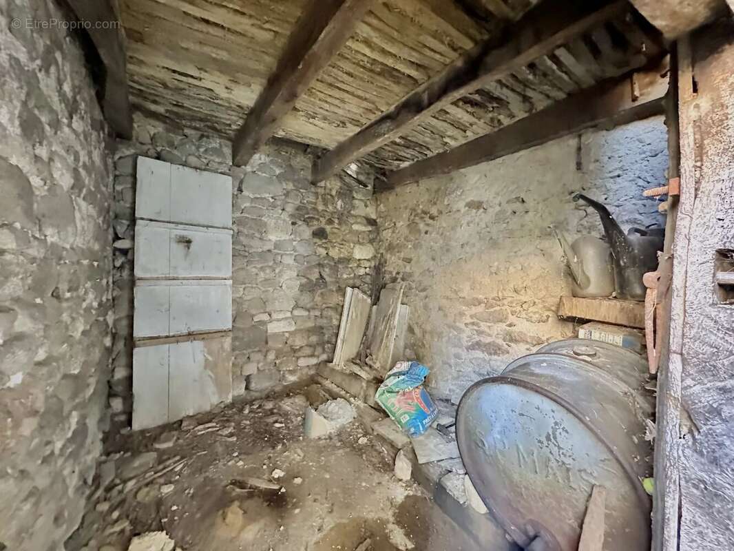 Charmante maison située en plein cœur du centre du village - photo 16
