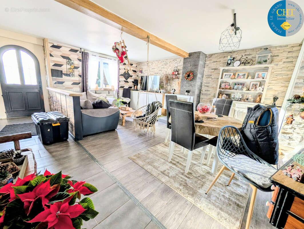 Maison à LOYAT