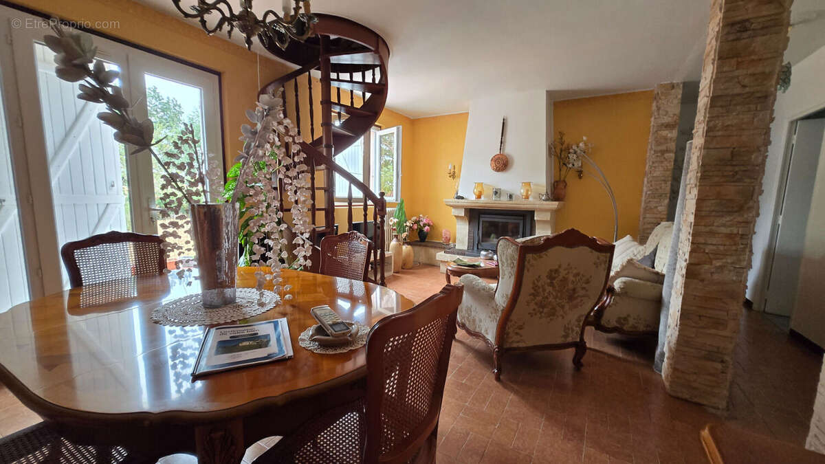 Maison familiale de 123 m² au sol sur 1 278 m² de terrain - photo 21