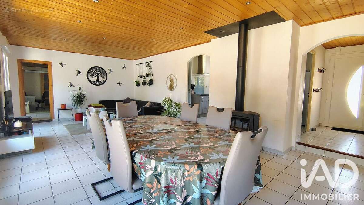 Maison 154 m² à Fontenay-Le-Comte  - photo 9
