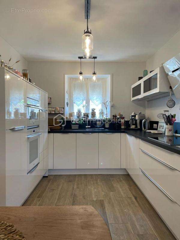 Maison à VERT-LE-PETIT