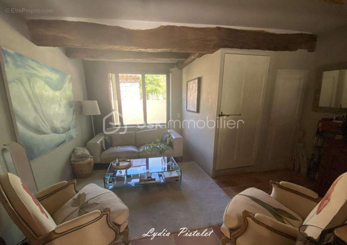 NOUVEAUTÉ - SAIGNON (84) - Authentique maison de village avec extérieur - photo 6