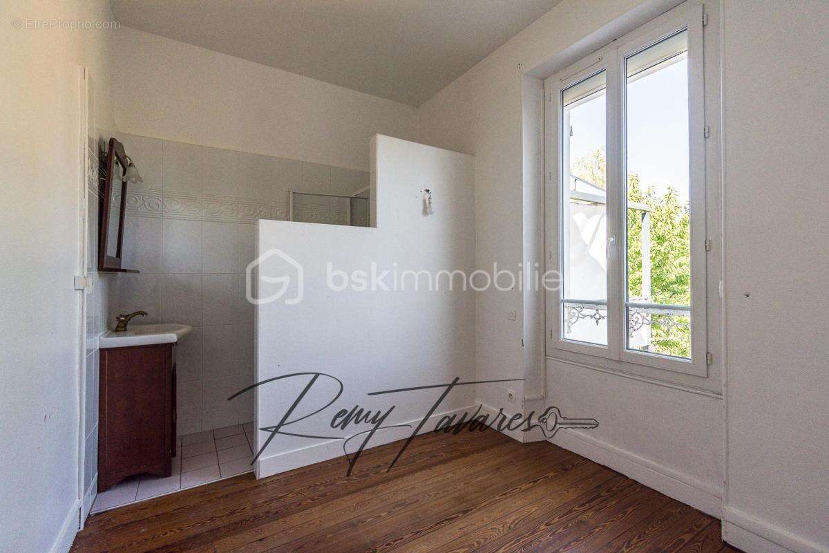 EXCLUSIVITÉ - Elégante Maison en Pierre de Meulière avec Grand Jardin - 5 min à pied de la Gare - photo 11