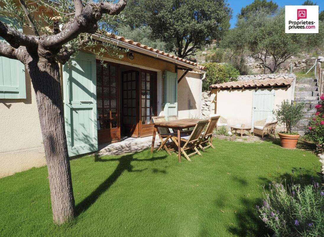 Maison à ESPARRON-DE-VERDON