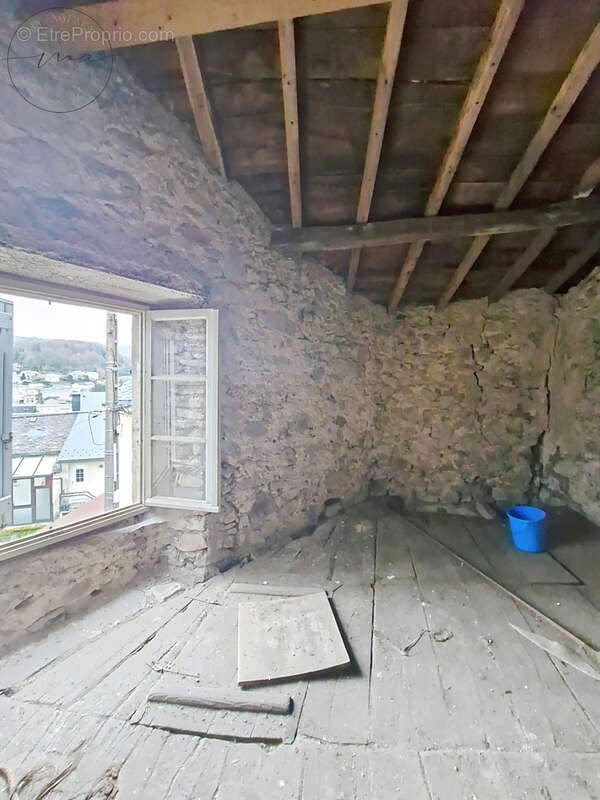 Maison à LACAUNE